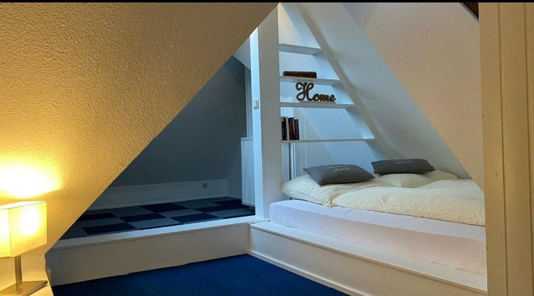 *To Hus* Wohnung Am Rande Von Jever Zewnętrze zdjęcie