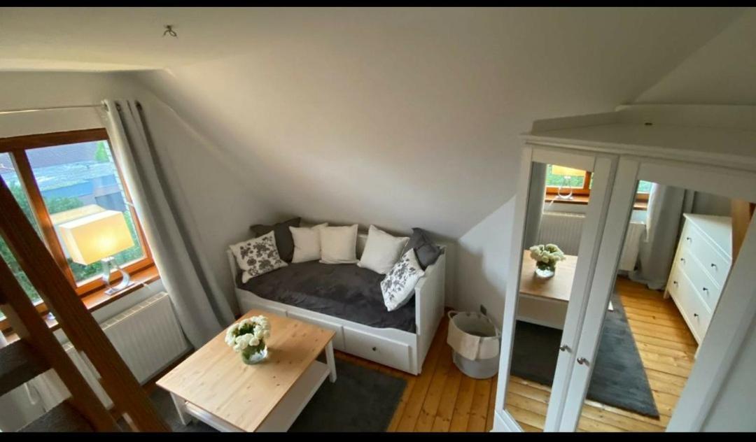 *To Hus* Wohnung Am Rande Von Jever Zewnętrze zdjęcie
